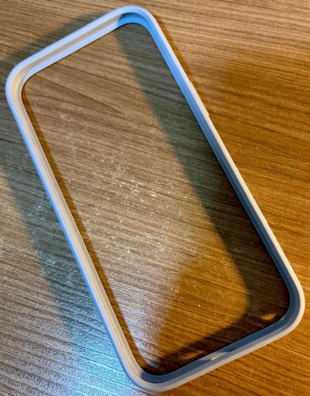 Bumper para iPhone Air, azul-claro, novo, sem uso