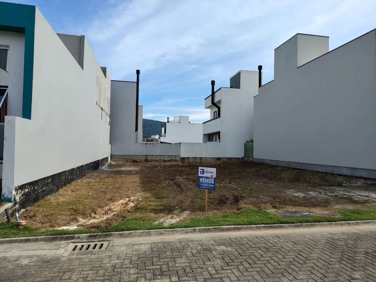 Lote com 150m² no condomínio fechado Costa do Sol - Deltaville