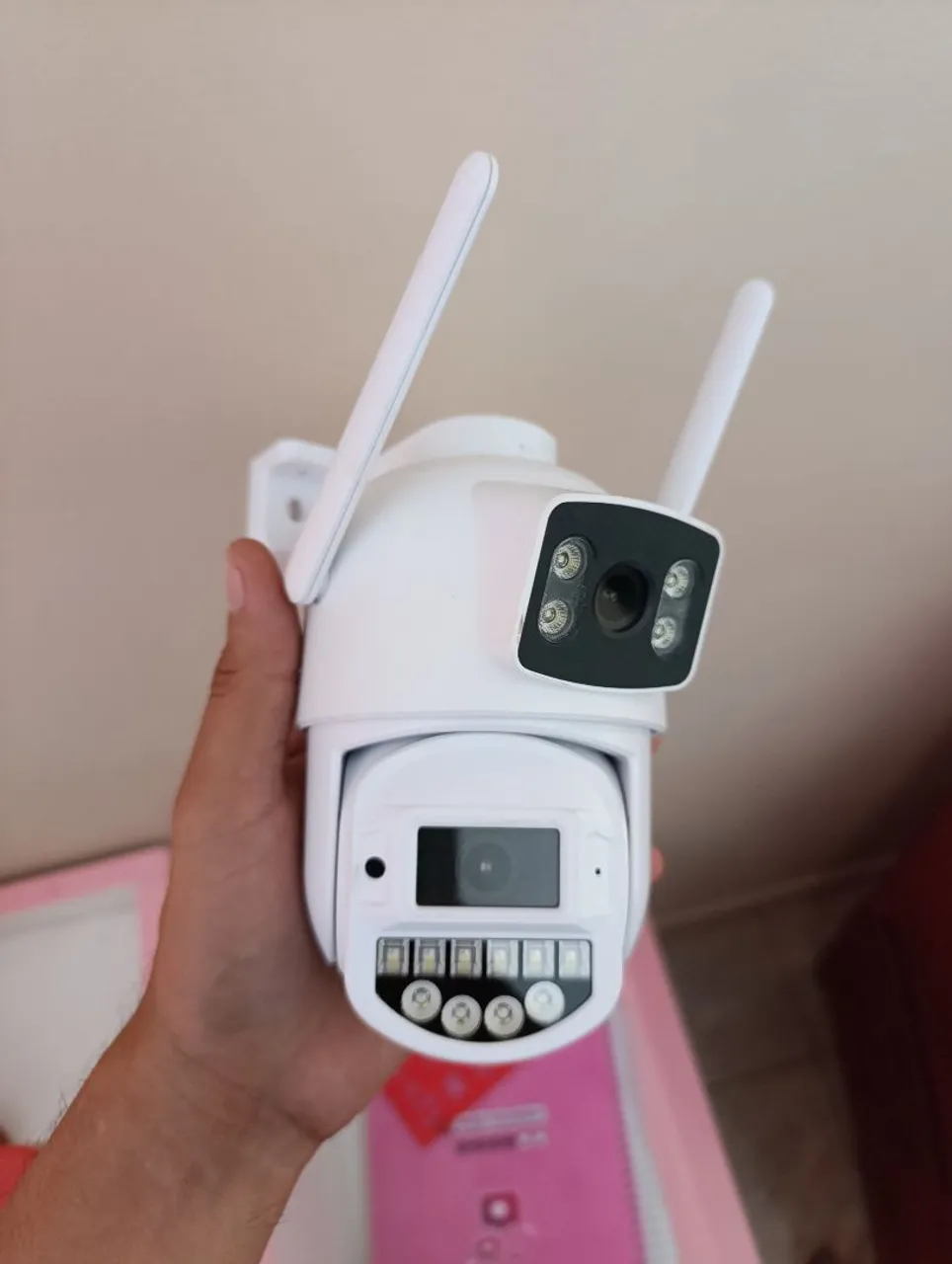 Câmera de Segurança Externa com Wi-Fi ,entrego sem instalação e Visão Noturna
