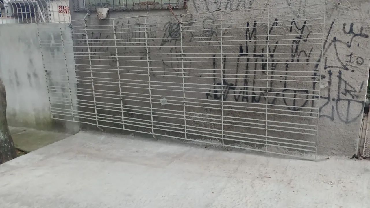 Grade de proteção de ferro chato 4,50 de comprimento por 1,75 de altura próx Sapopemba 