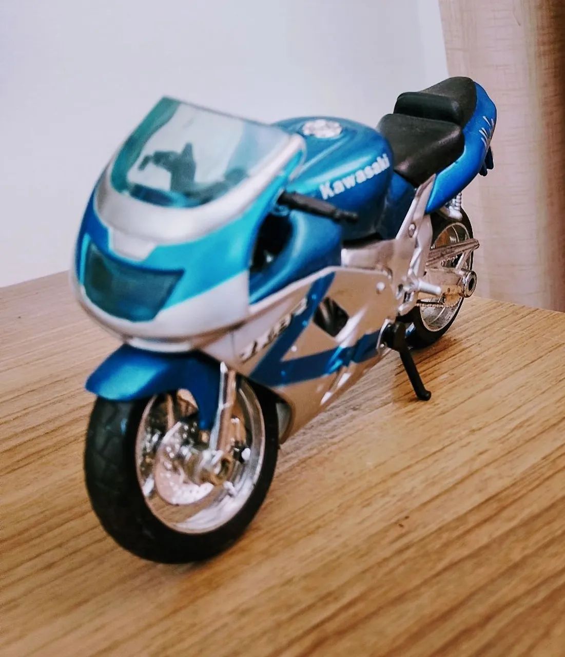 Miniatura (restauro) 1:18 KAWASAKI NINJA ZX-9R Maisto Special
