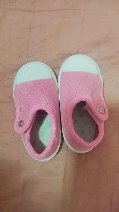 Conjunto de Sapatos para Bebê - Diversos Modelos - Tamanho Pequeno - Foto 2