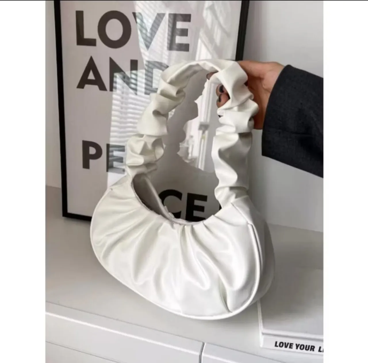 Bolsa de mão estilo baguete,nuvem.(Novo)