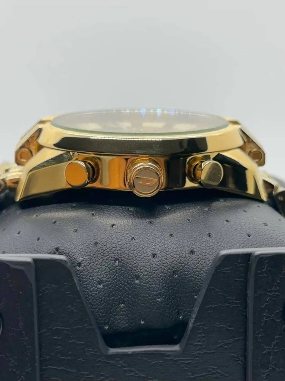 Relógio DIESEL 5 BAR DOURADO Referência DZ 4590  - Foto 4