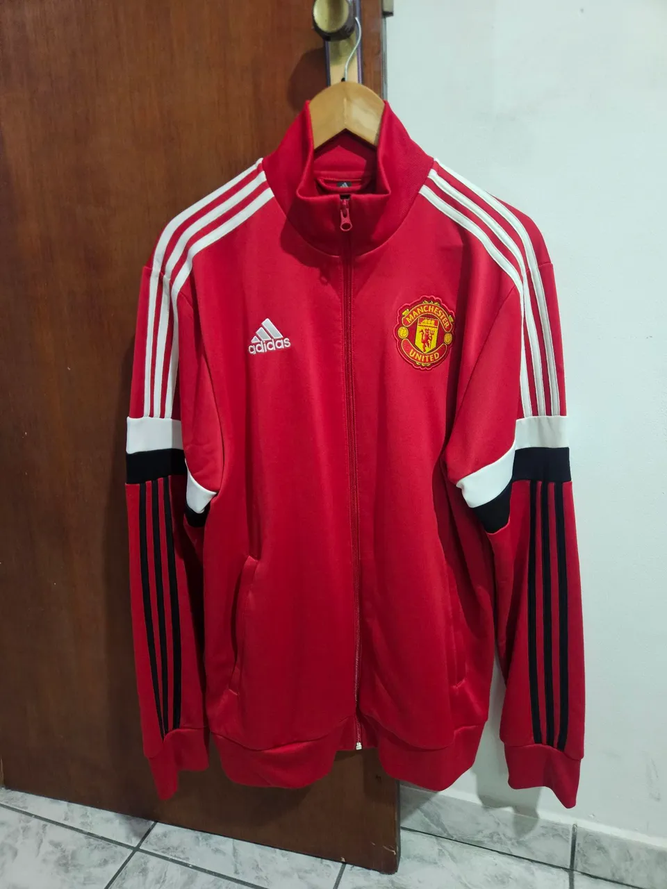 Jaqueta Adidas Original Manchester United<br><br>Tamanho G