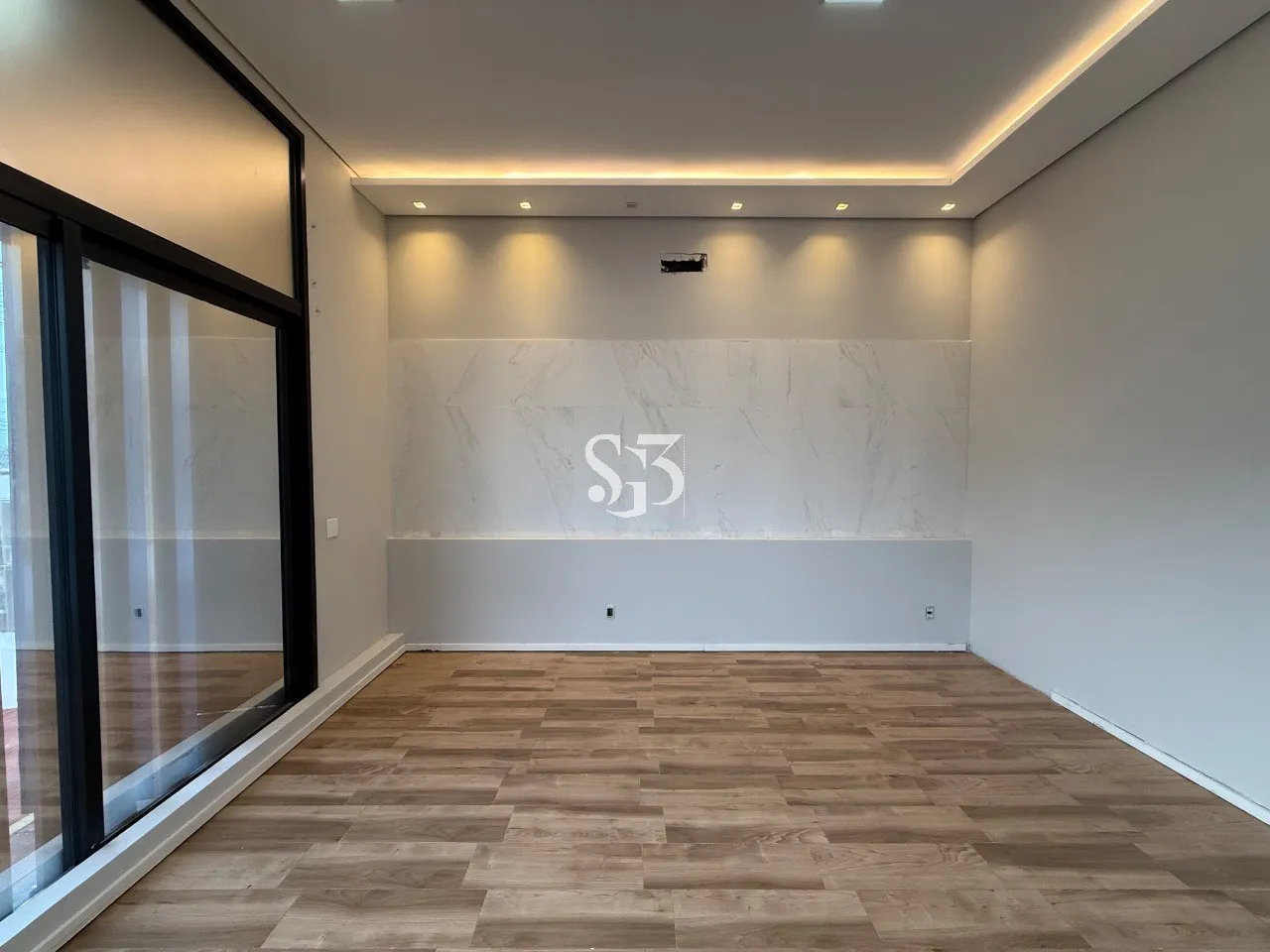 SALA TÉRREA COMERCIAL PARA LOCAÇÃO COM 168 METROS - SWISS PARK EM CAMPINAS,SP