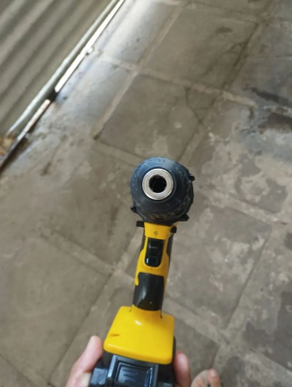 Furadeira/Parafusadeira 12V Vonder PFV 012 - Foto 5