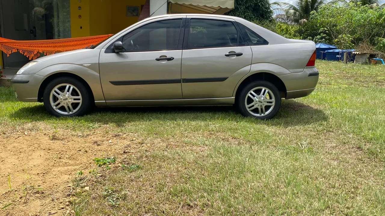 Ford focus sedan 2.0 2004 automatico