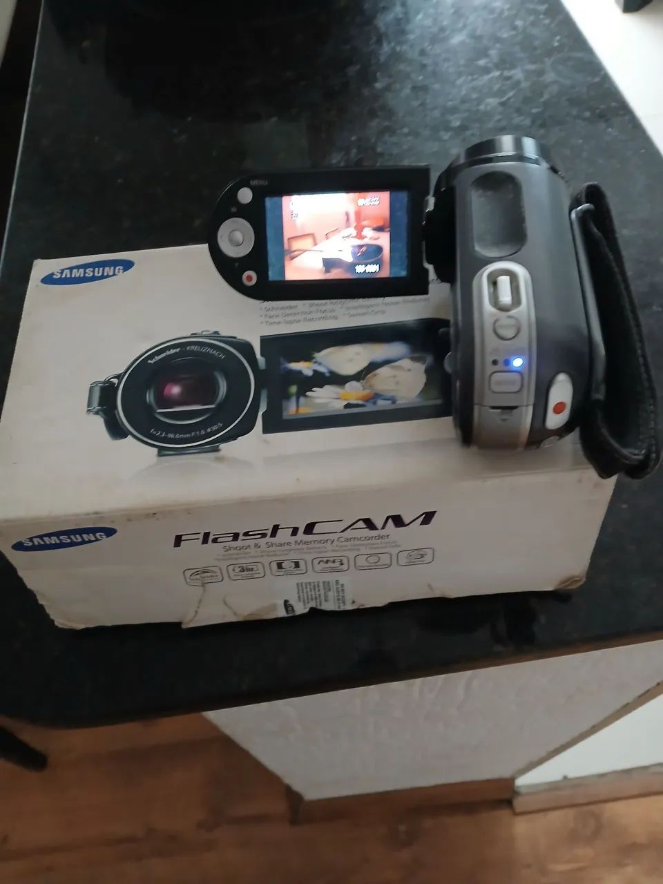 Samsung 42X Camcorder64520775404033120