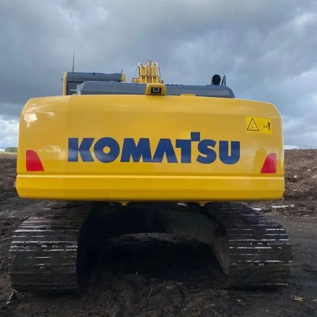 Escavadeira Komatsu PC 210 ano 2020 (repasse) - Foto 4