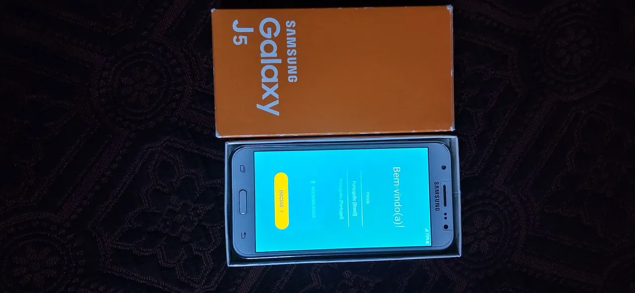 Samsung j5 na caixa com assessórios