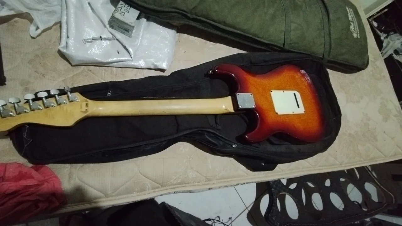 Guitarra Elétrica