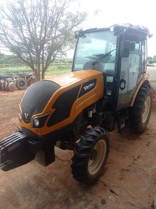 TRATOR AGRÍCOLA VALTRA A73F 4X4 2022 DIESEL - Foto 2