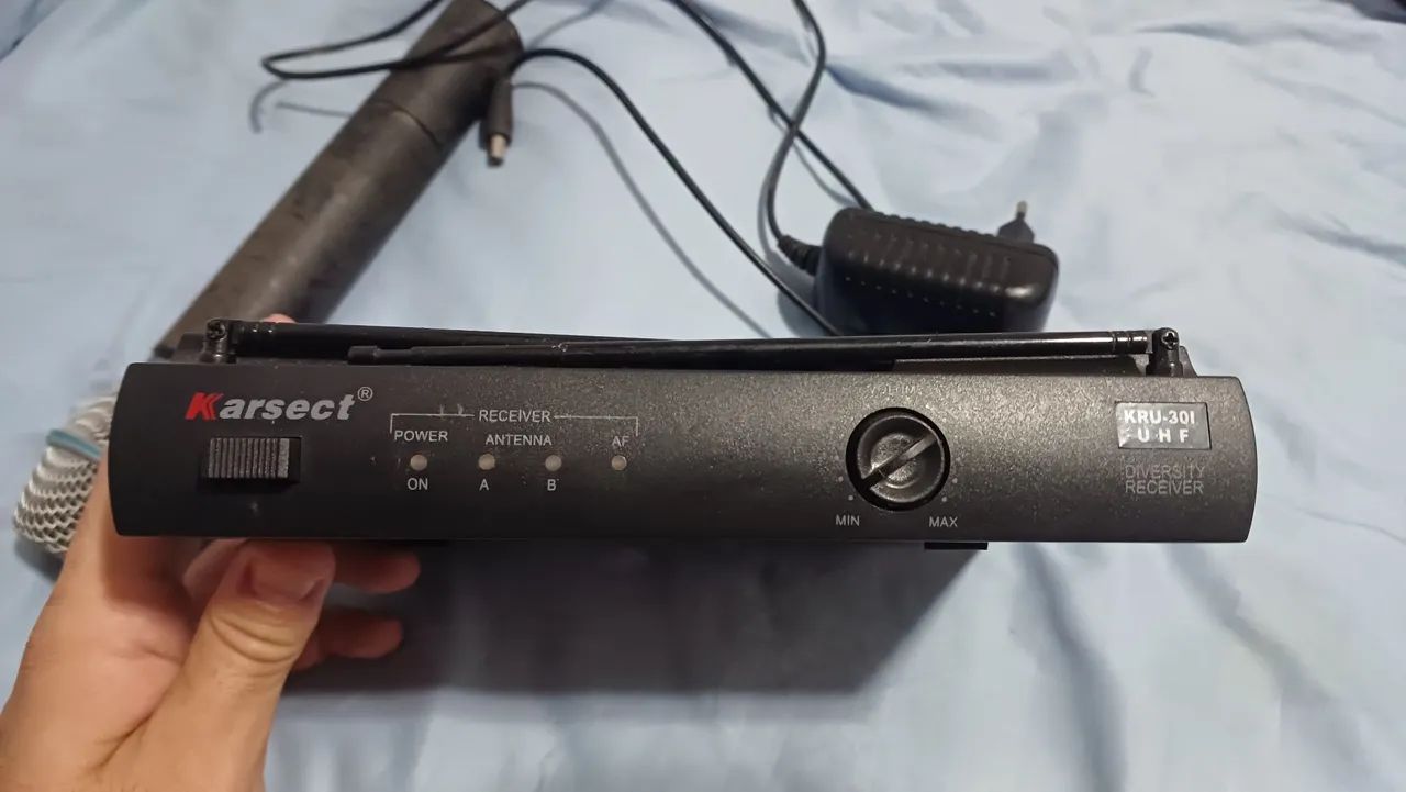 Microfone e receiver Sem Fio UHF KRU-3011 - Karsect