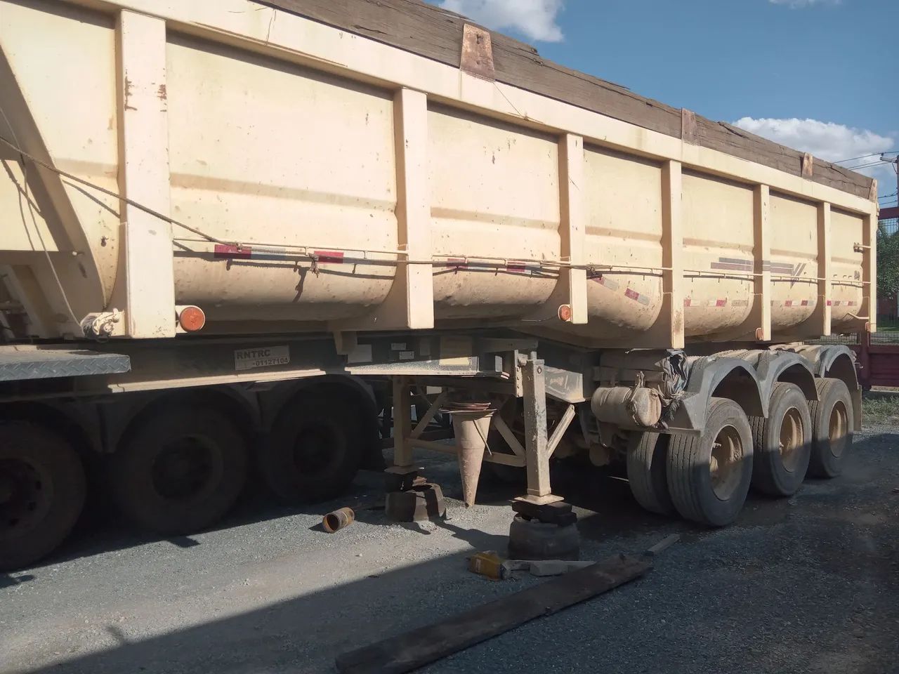 Carreta basculante 3 eixos  - Foto 6