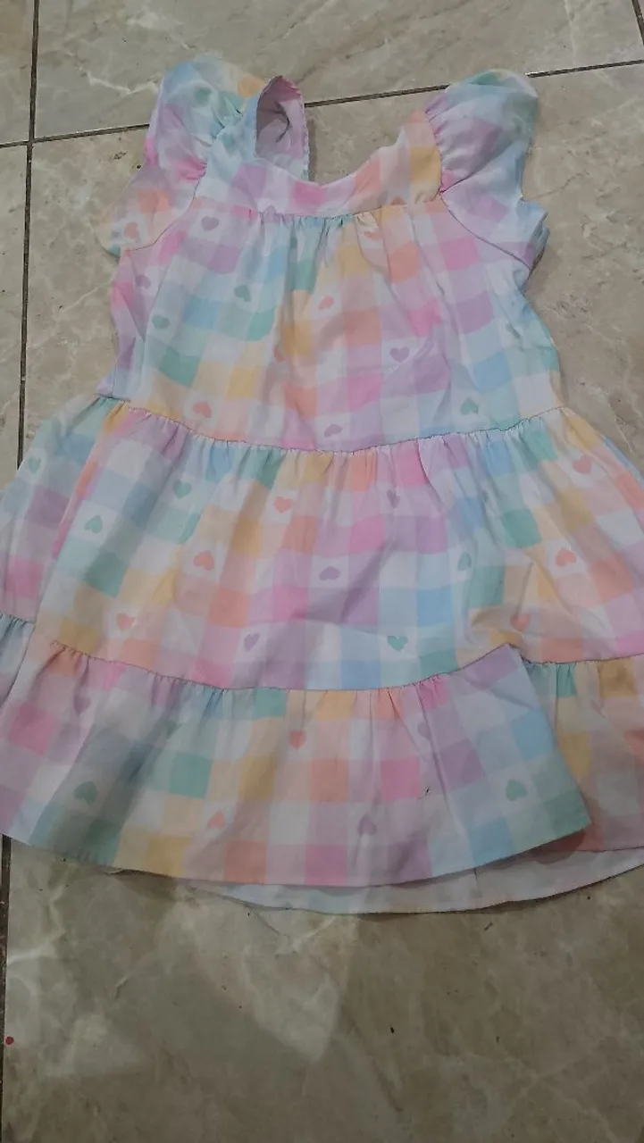 Vestido Infantil Colorido com Corações