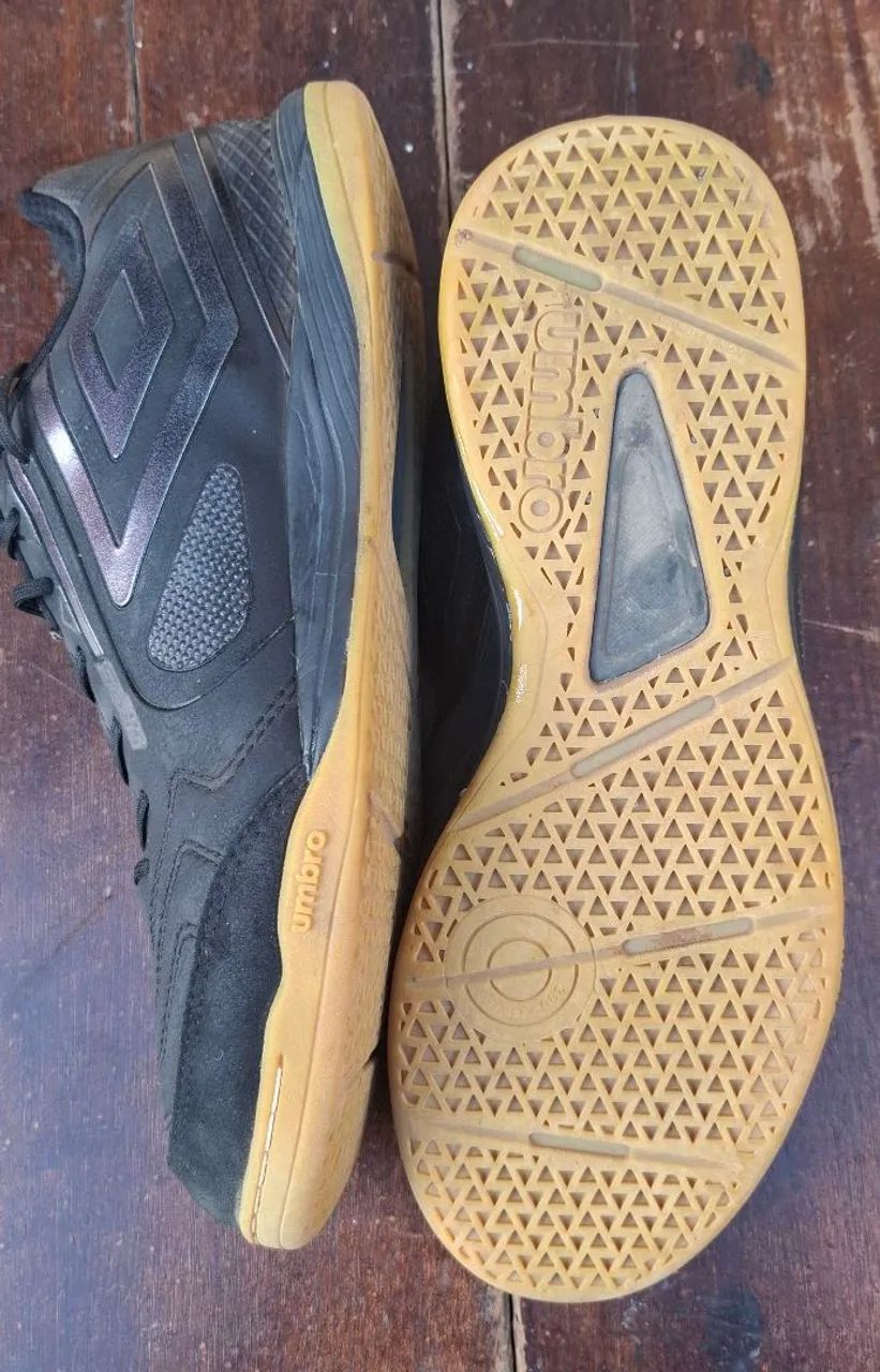 Tênis de Futsal Preto - Ideal para suas partidas! - Foto 2