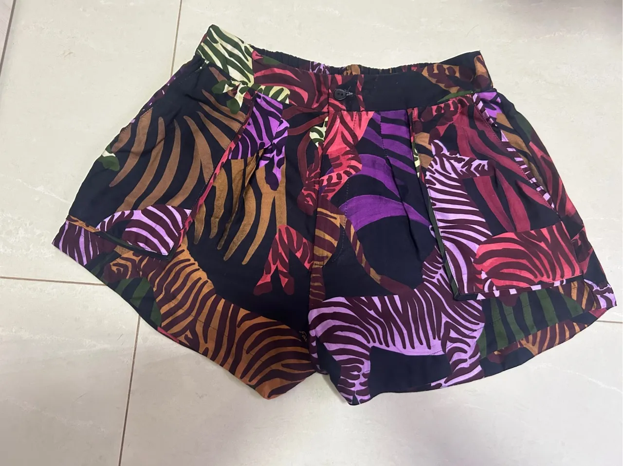 Shorts Zebra Colorido Farm
