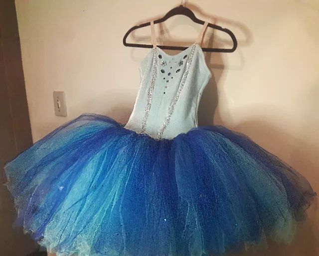Roupa Fantasia de Bailarina - Completa c/maiô em tecido Plush/Pedras/Tule - Tamanho P/M