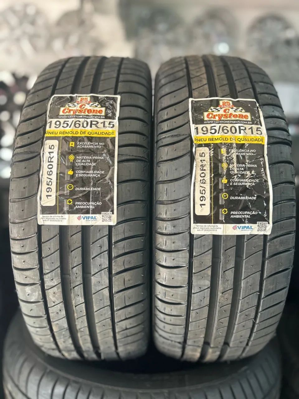 02 pneus 195/60r15 CRYSTONE Remold Vipal 