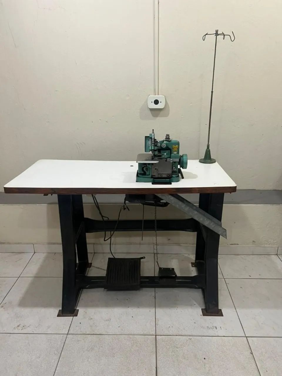 Maquina de Costura overlok Butterfly