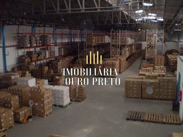 Galpão com 3000m² á venda no Bairro Universitários.