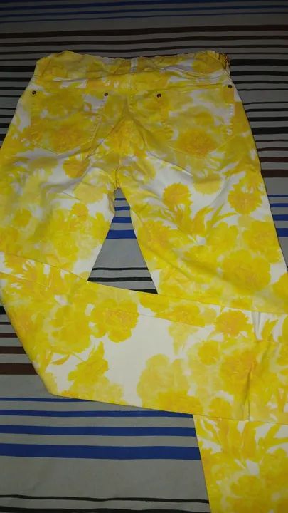 Calça Jeans Morena RosaFloral Amarela