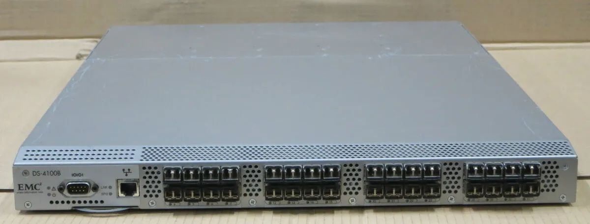 Switch emc da-4100b 32 Portas 4Gbps FC Fibre