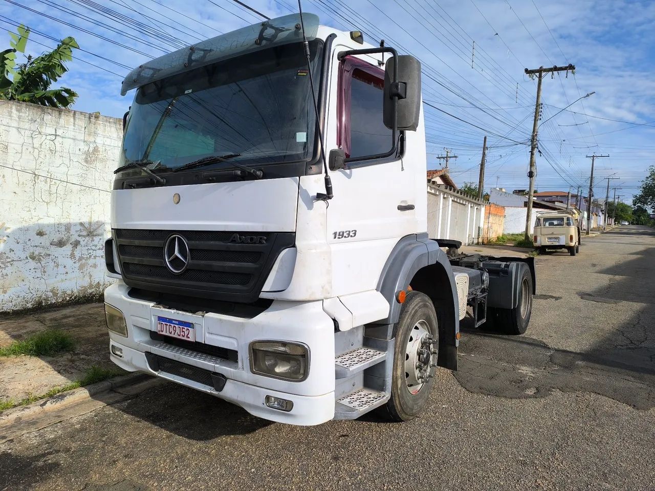 Caminhão Mercedes-Benz 1933 Axor motor novo recém feito inteiro