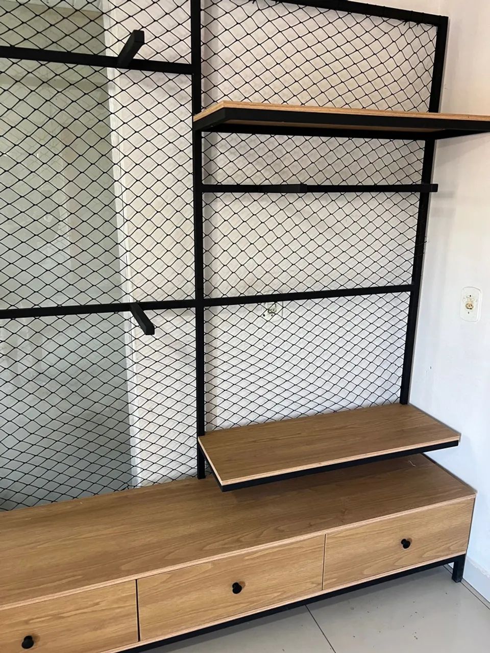 Móvel Industrial de loja com prateleiras e gavetas Mdf com tela - Novo - Foto 2