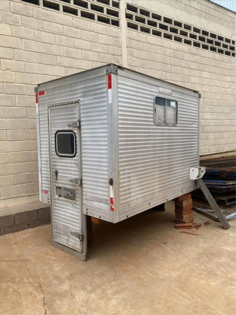 Vendo cabine para transporte