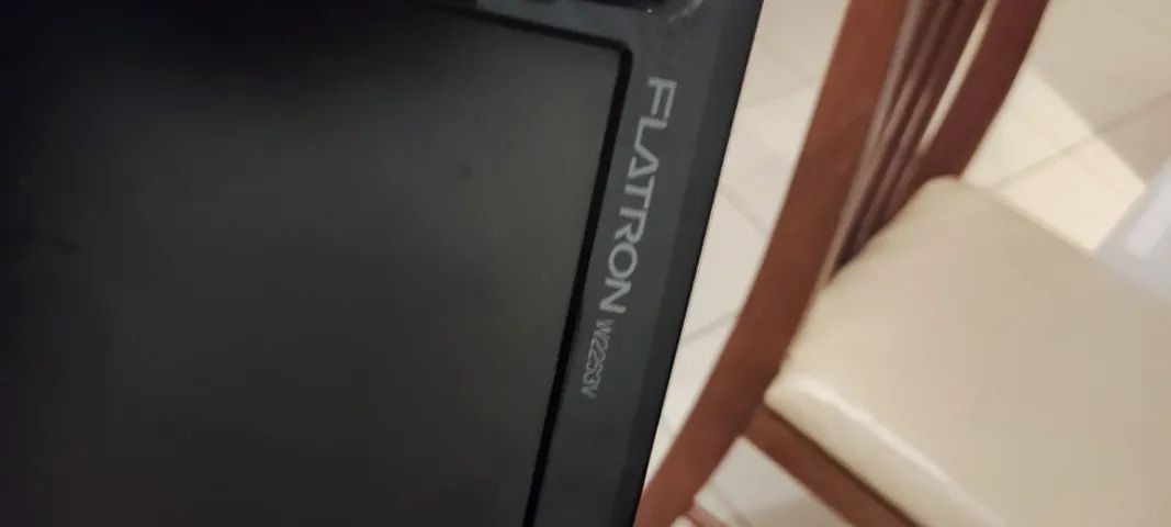 Monitor com defeito