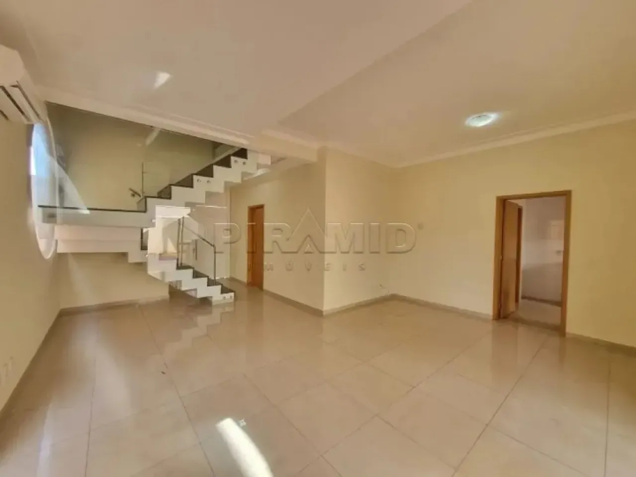 Sobrado alto padrão em condomínio fechado com 228.88m², bairro Ribeirânia, Zona Leste em R