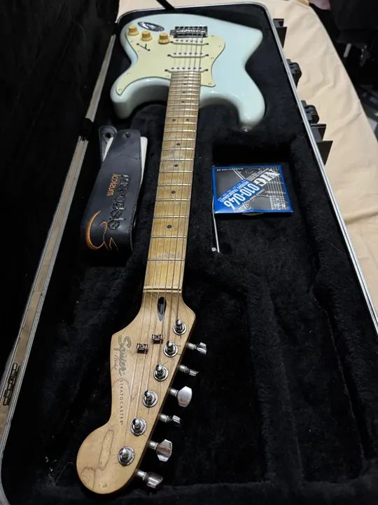 Guitarra Elétrica Squier Stratocaster