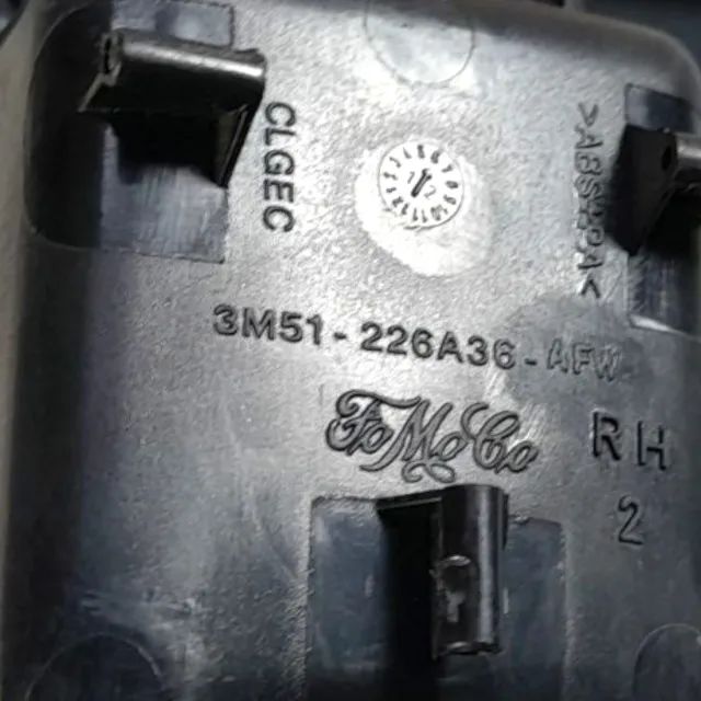 Par Moldura Maçaneta Interna Ford Focus 2009 a 2013 3M51226A36