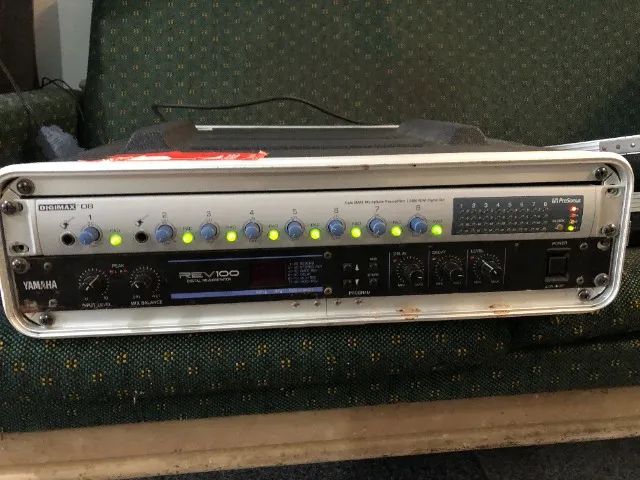      Digimax D8 Presonus + Rack/Case