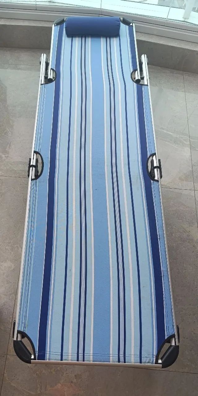 Cama de Sol Dobrável Azul e Branca