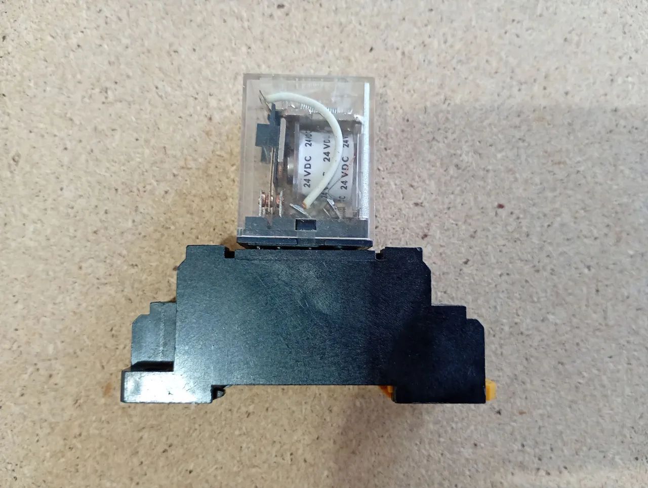 Relé Auxiliar 8 Pinos Hh52 Jng 2na+2nf com Base<br>