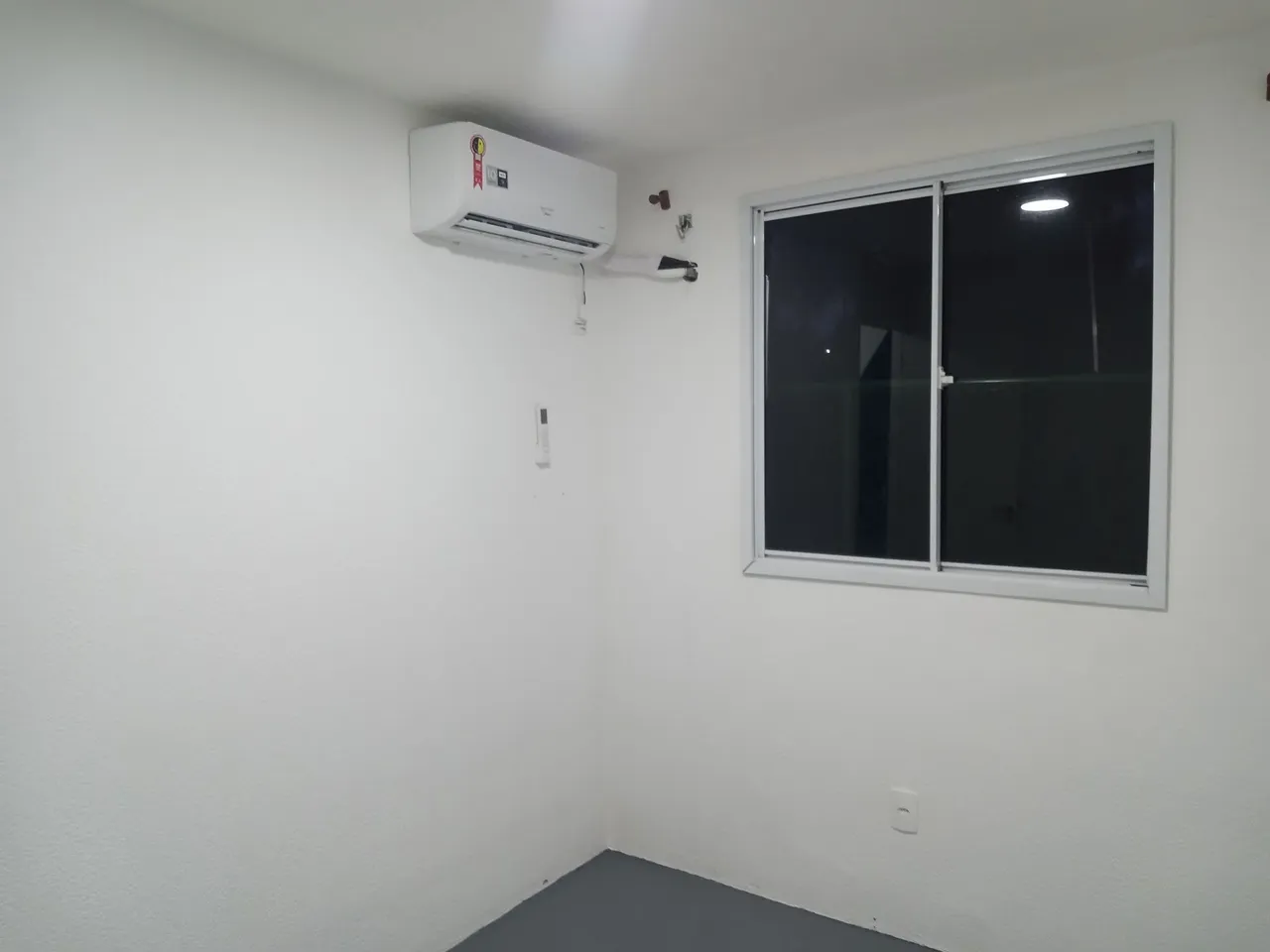 Aluga-se apartamento em condomínio fechado