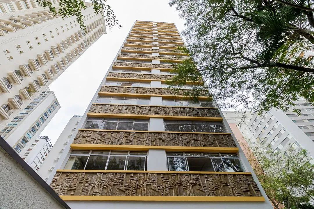 Apartamento tipo para venda com 4 quartos, sendo 1 suíte, 233m² - Foto 2
