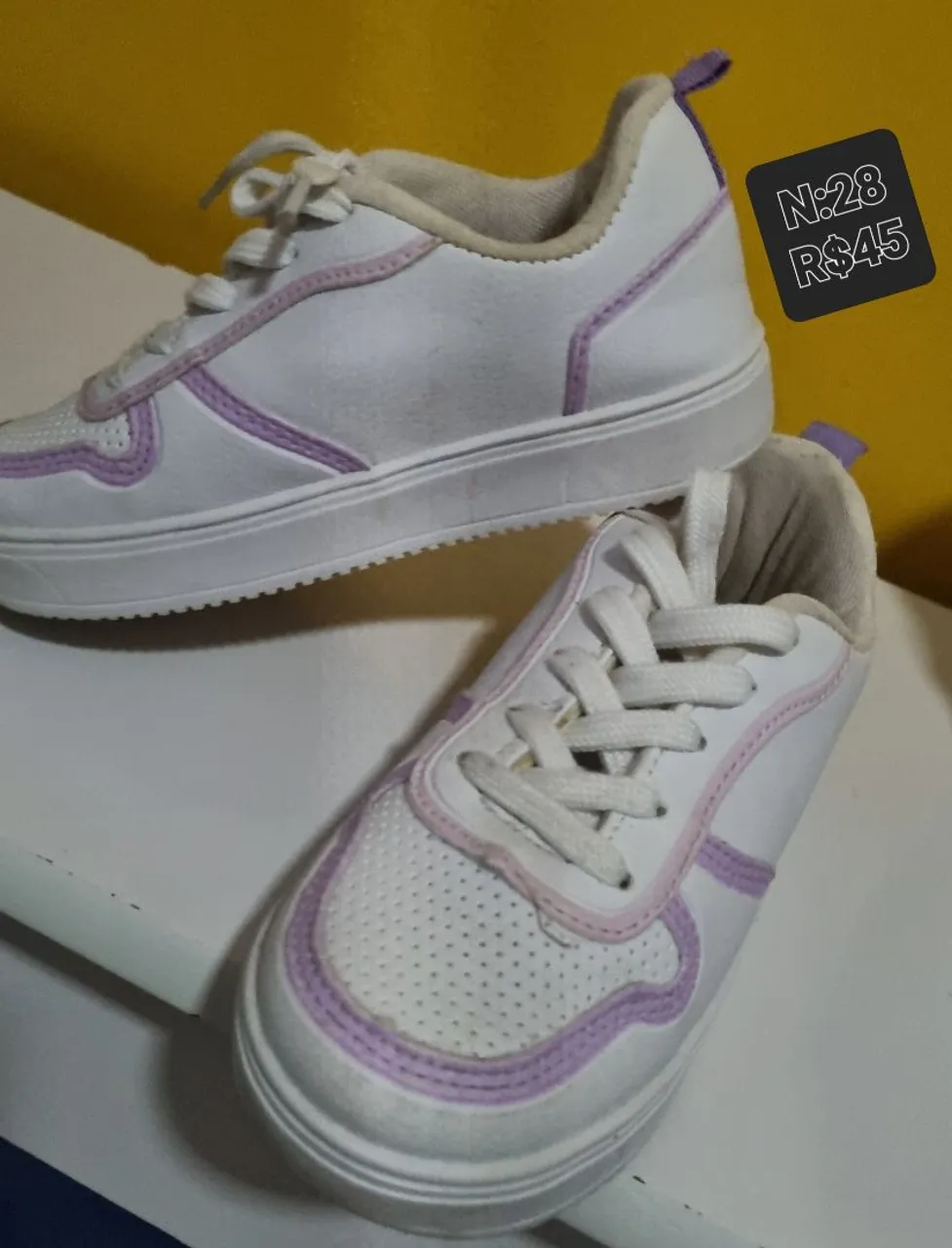 Tênis Infantil Branco com Detalhes Lilás - Nº 28
