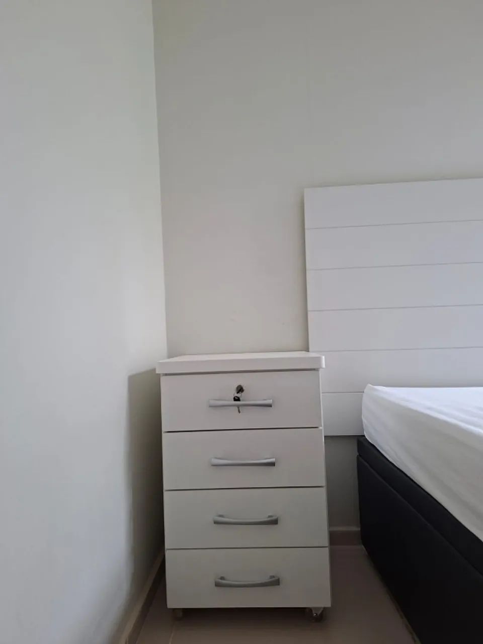 Criado mudo (mesa de cabeceira). - Foto 3