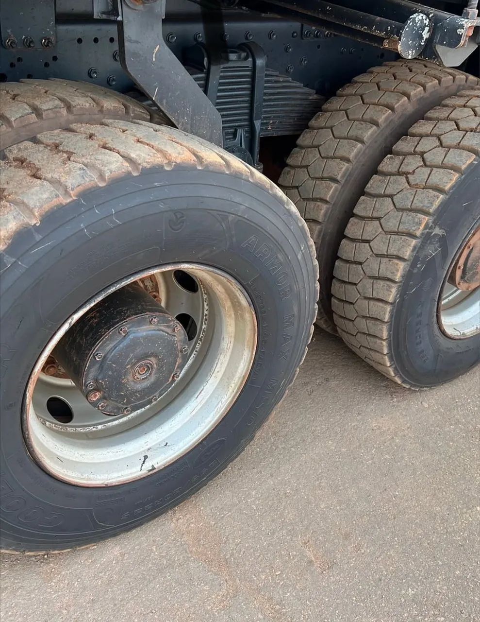 Caminhão  mb AXOR  3131  6x4  Caçamba   - Foto 7