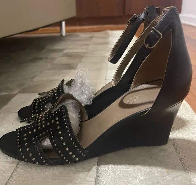 Sandália Preta Hermès ORIGINAL, anabela, com tachas PROMOÇÃO IMPERDÍVEL!! - Foto 2