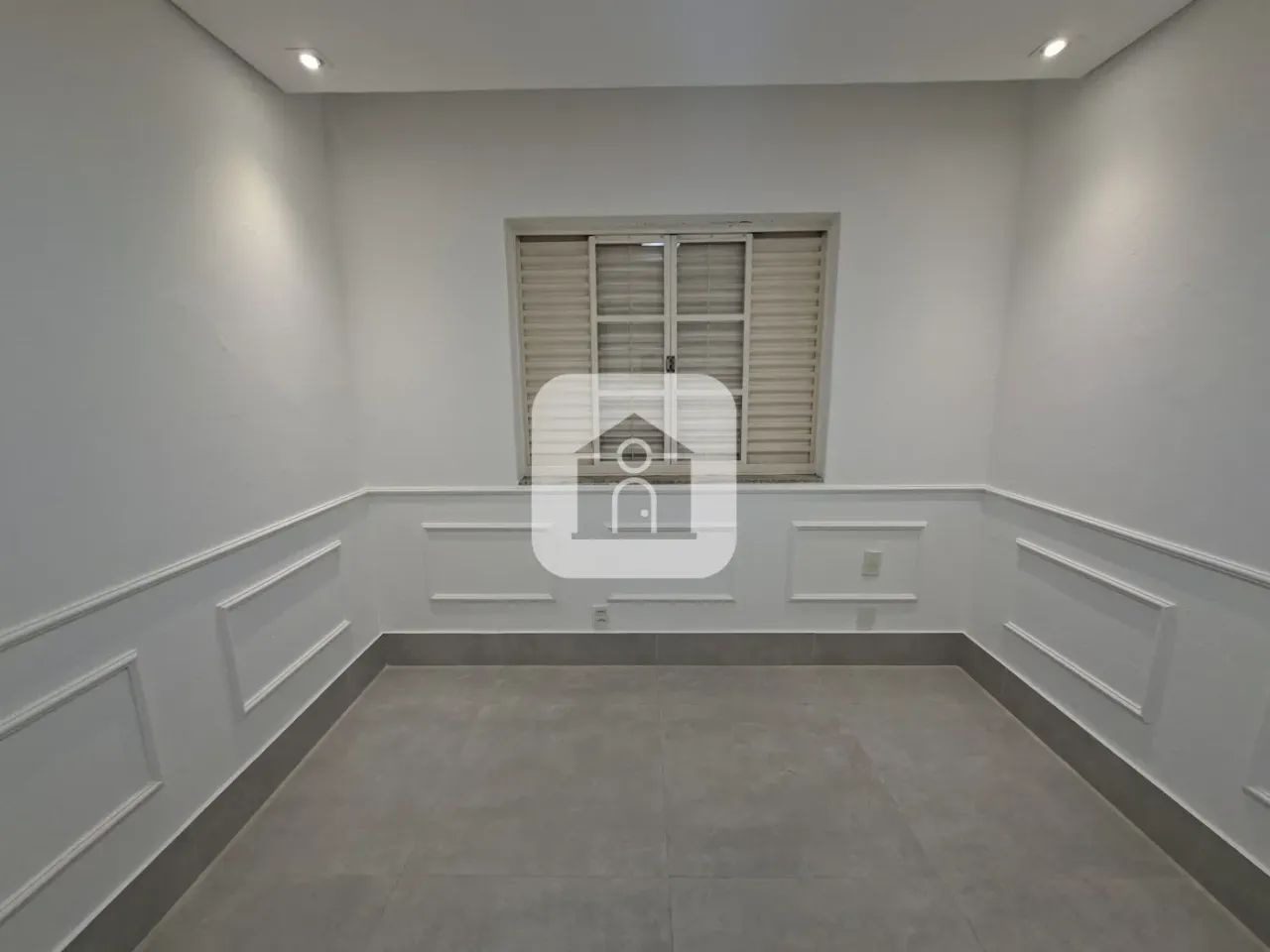 Sala comercial para locação no bairro Morada da Colina