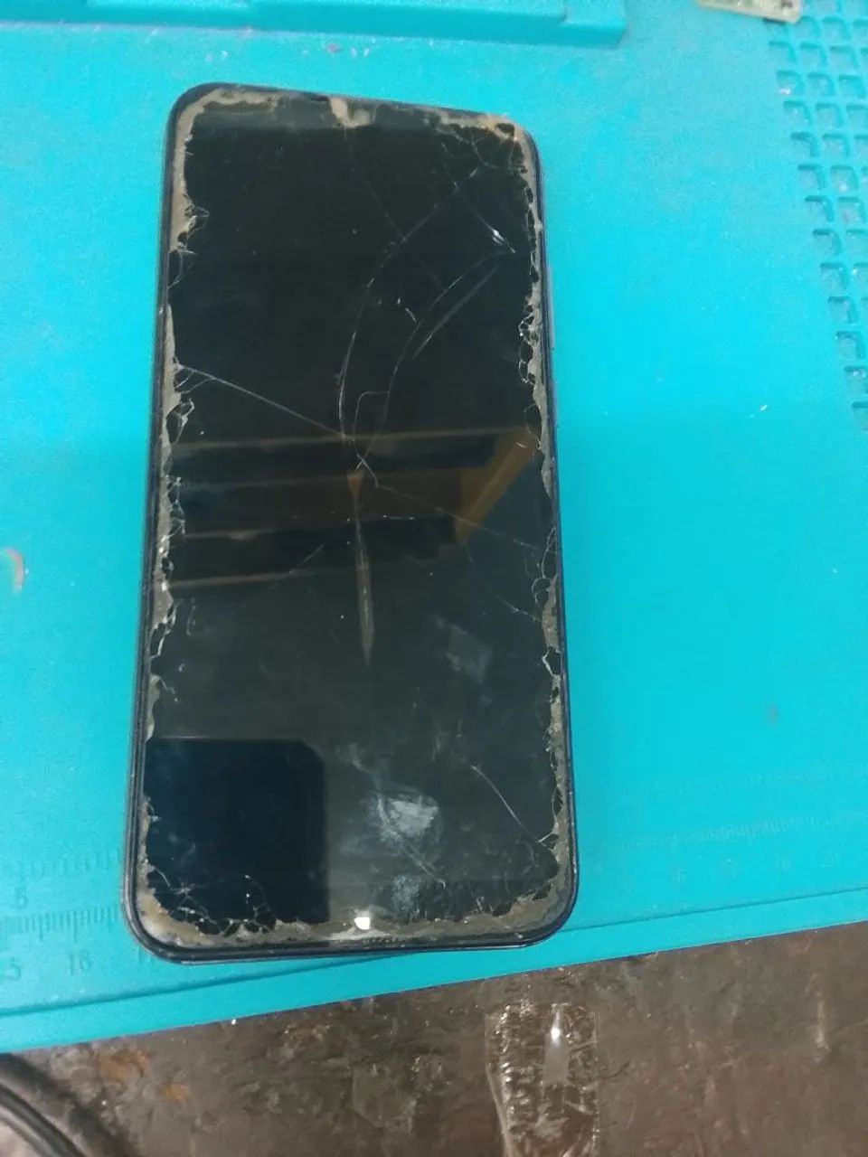 Celular funciona mais tem troca a tela 