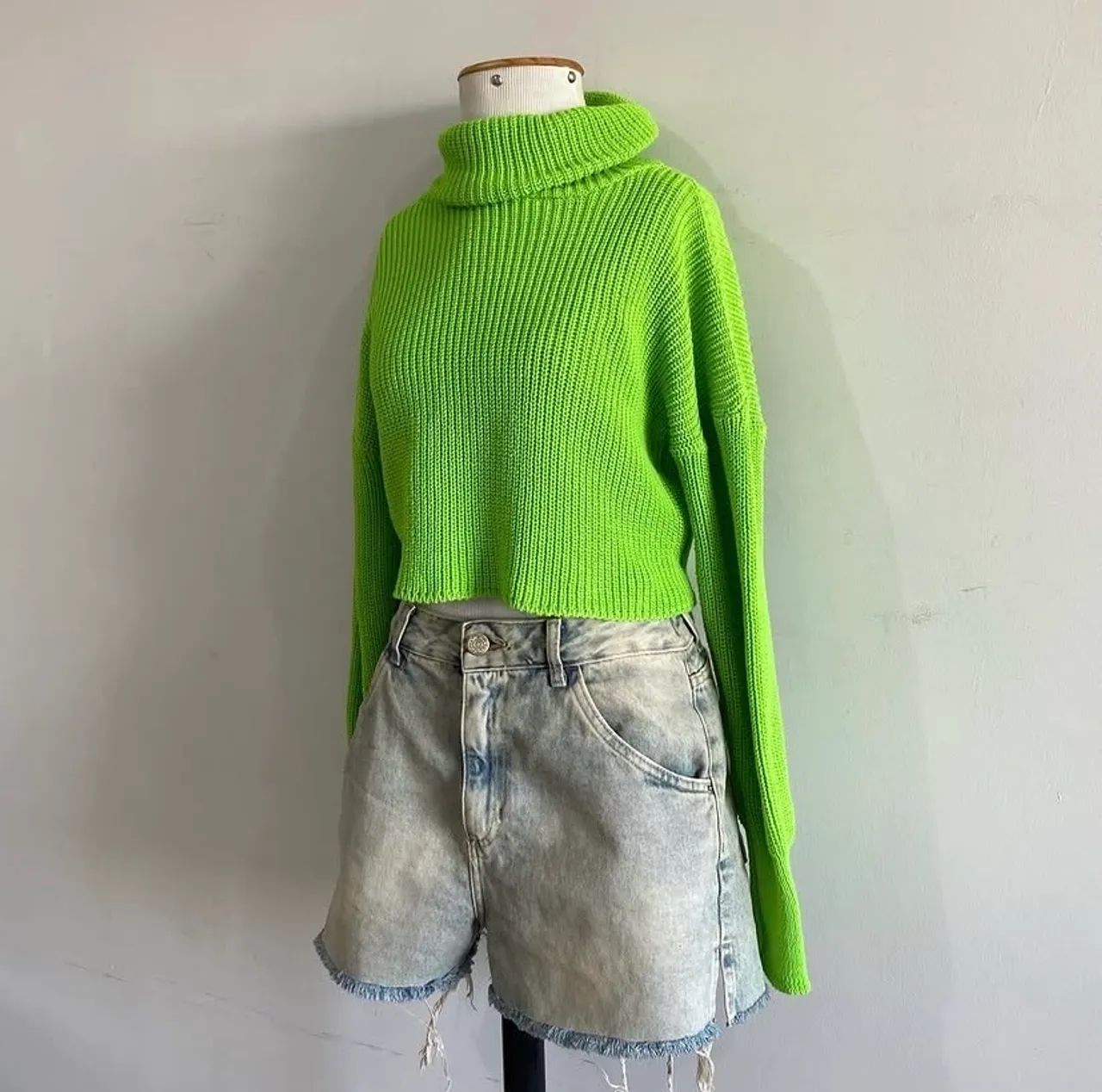 Blusa em tricô gola alta verde - Foto 3