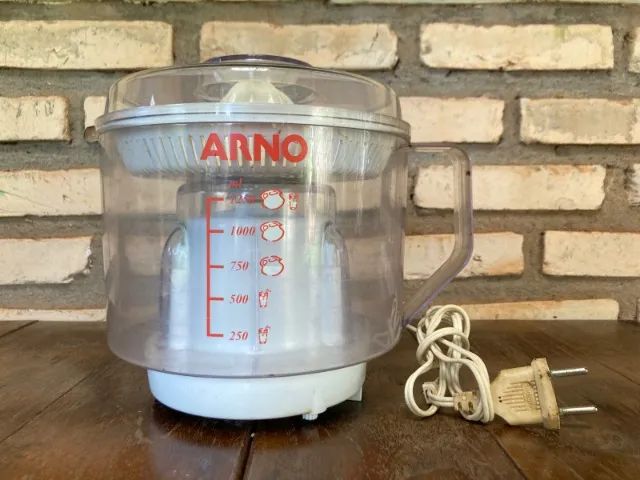 Espremedor de frutas, marca ARNO anos 90