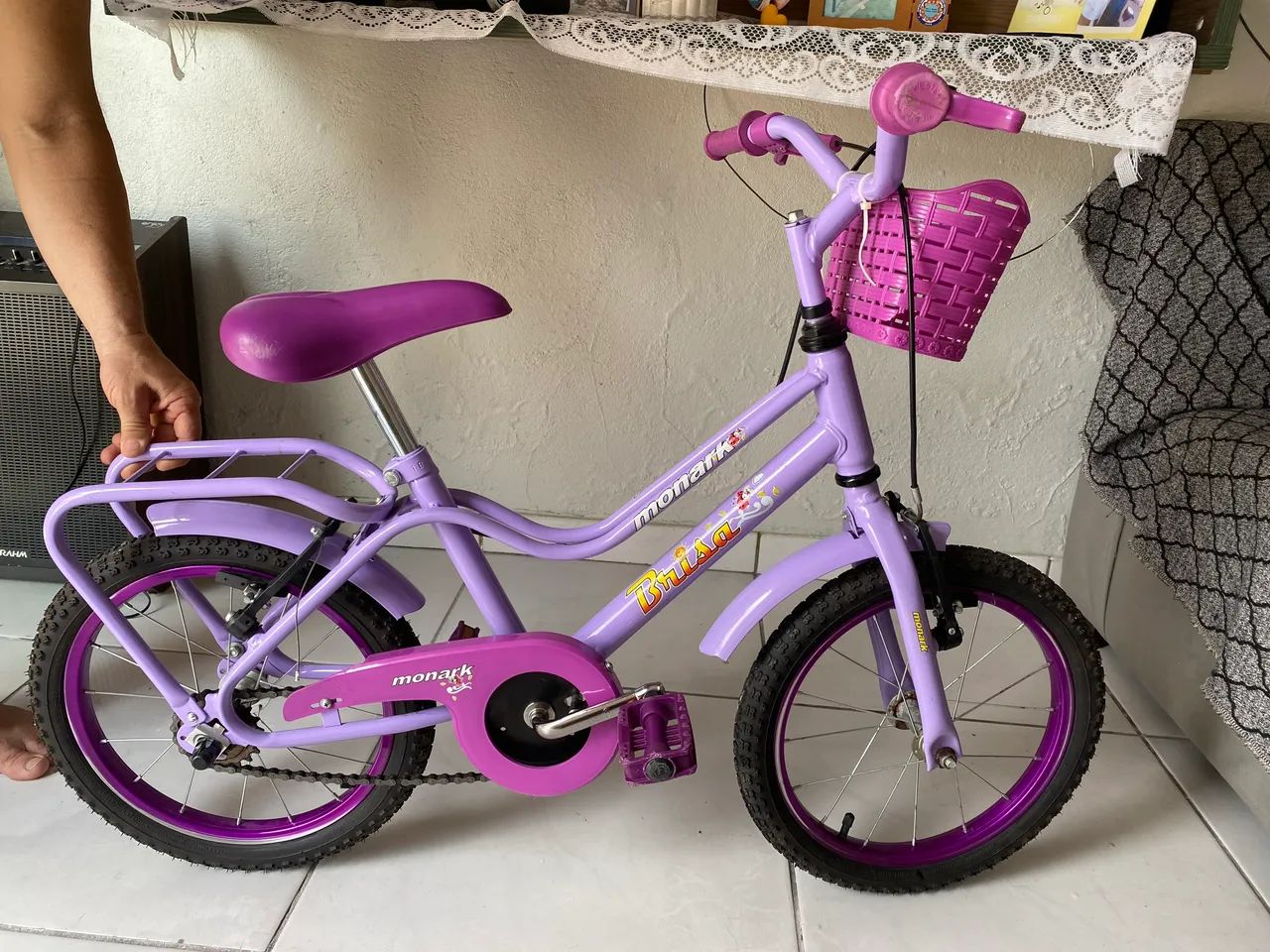Vendo bicicleta infantil com pouco tempo de uso  - Foto 2