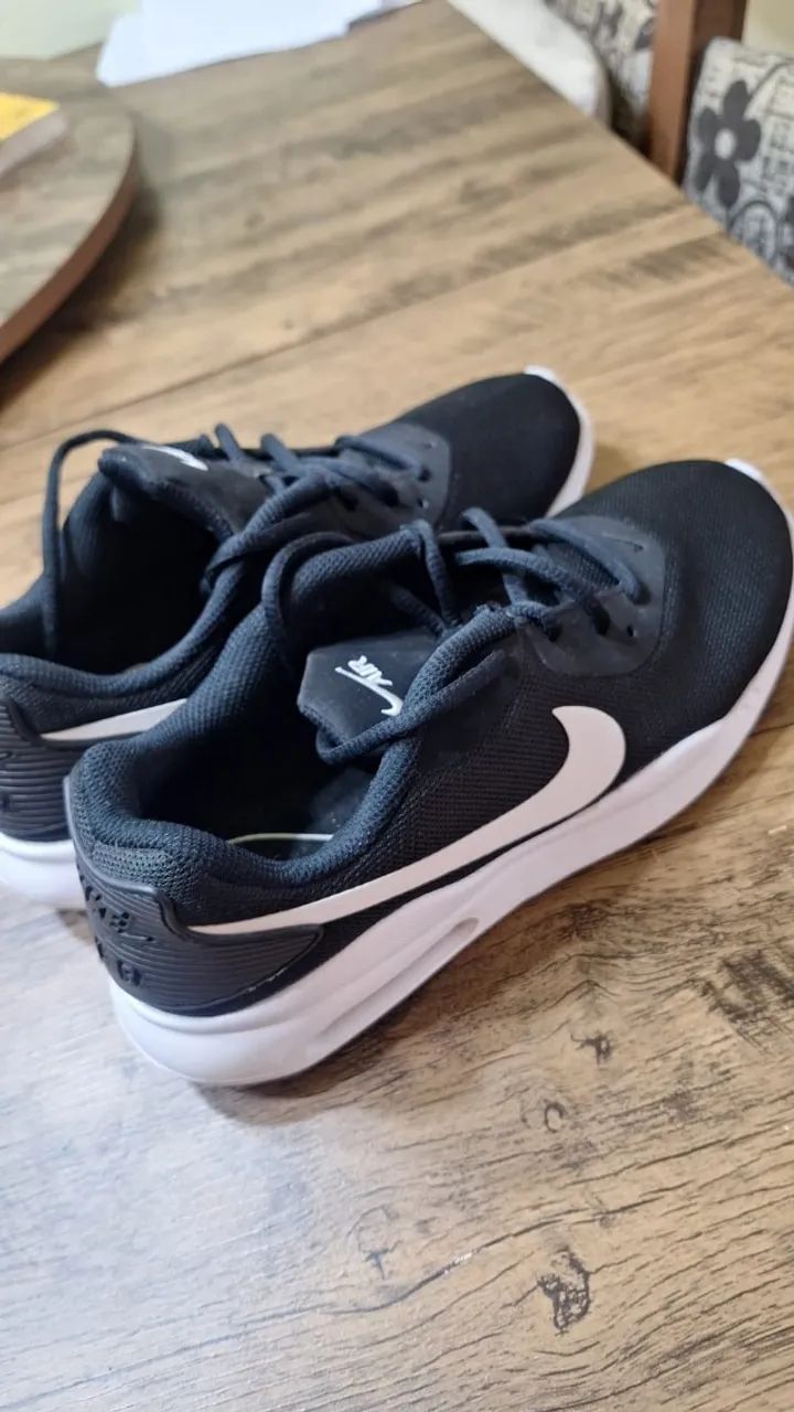 Nike Air Max Oketo na cor Black/White (Preto/Branco) tamanho 38